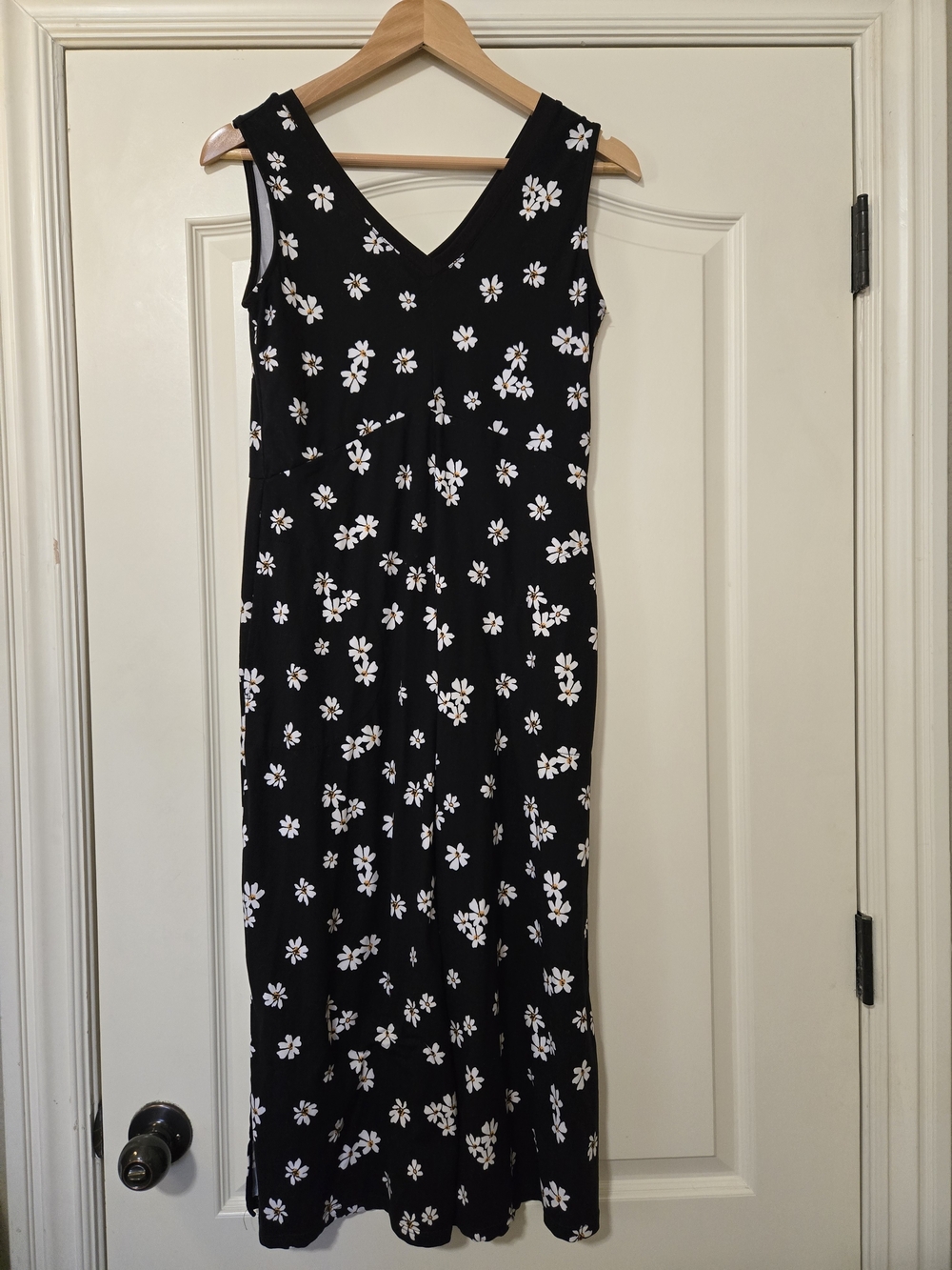 Cuddl Duds Black Sleeveless Maxi Jumpsuit with White Daisy Print Very Soft Cozy